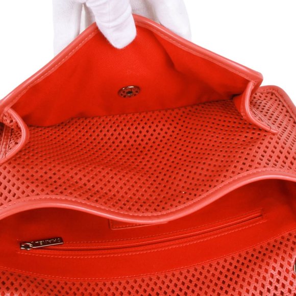 Authentic Chanel red leather Matelassé chain shoulder bag - Picture 3 of 16